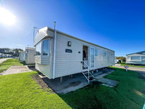 Lovely 8 Berth Caravan With Free Wifi At Broadland Sands, Suffolk Ref 20135Bs